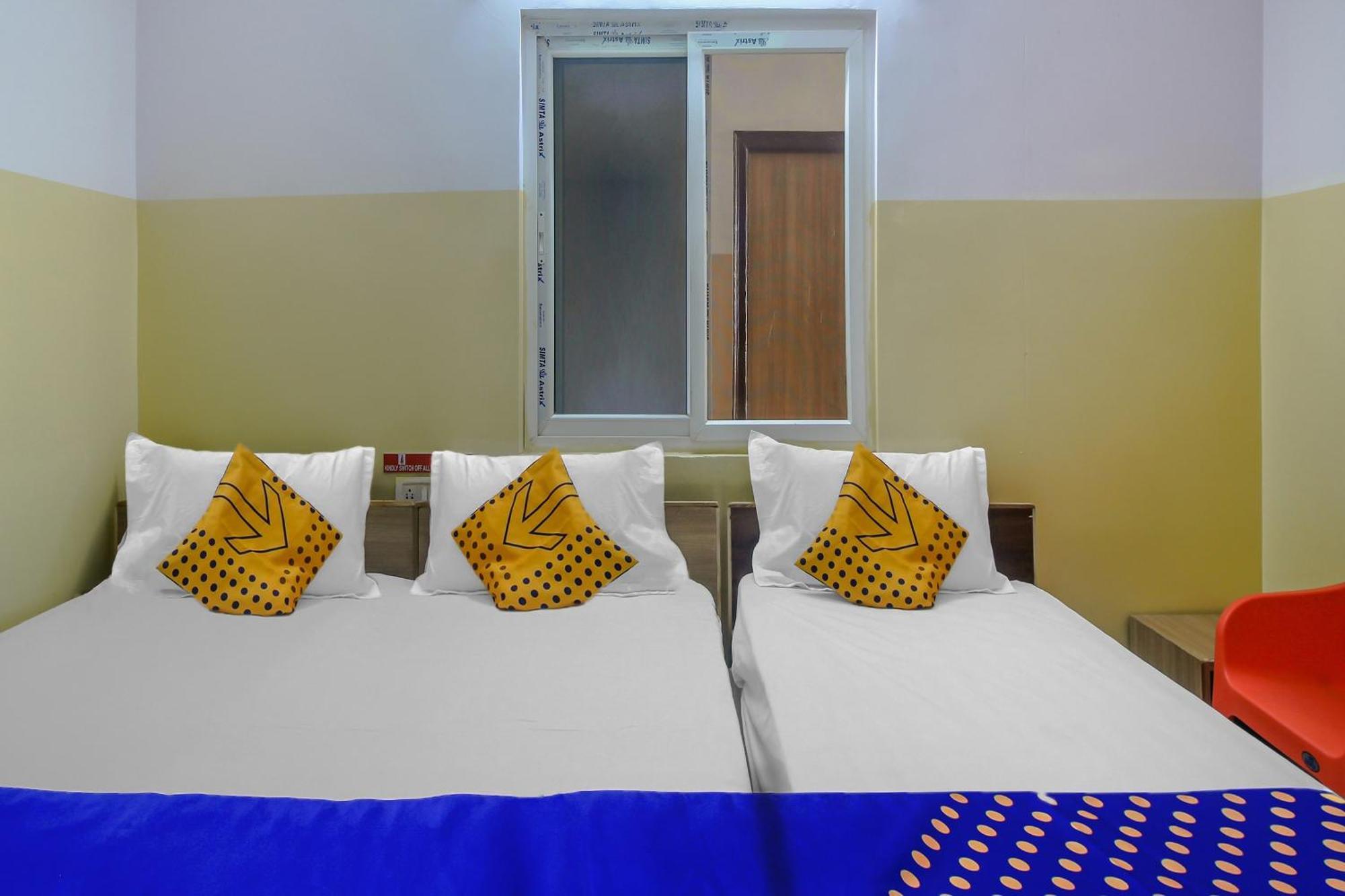 Spot On 81775 Mohit Gokul Lodge New Luxury Room'S Near Secunderabad Railway Station Lālāguda エクステリア 写真
