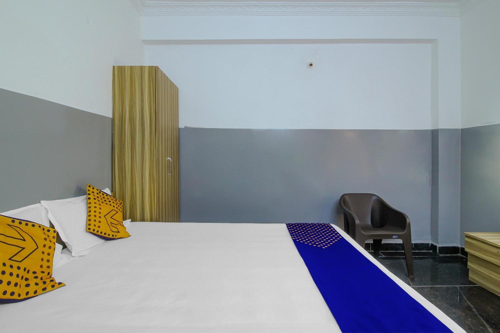 Spot On 81775 Mohit Gokul Lodge New Luxury Room'S Near Secunderabad Railway Station Lālāguda エクステリア 写真