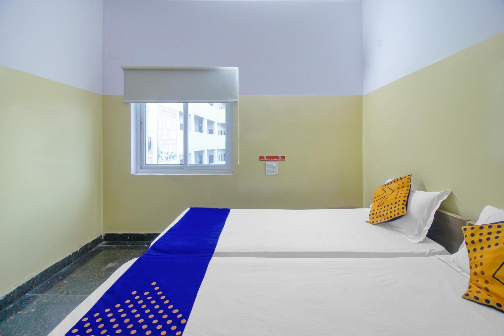 Spot On 81775 Mohit Gokul Lodge New Luxury Room'S Near Secunderabad Railway Station Lālāguda エクステリア 写真