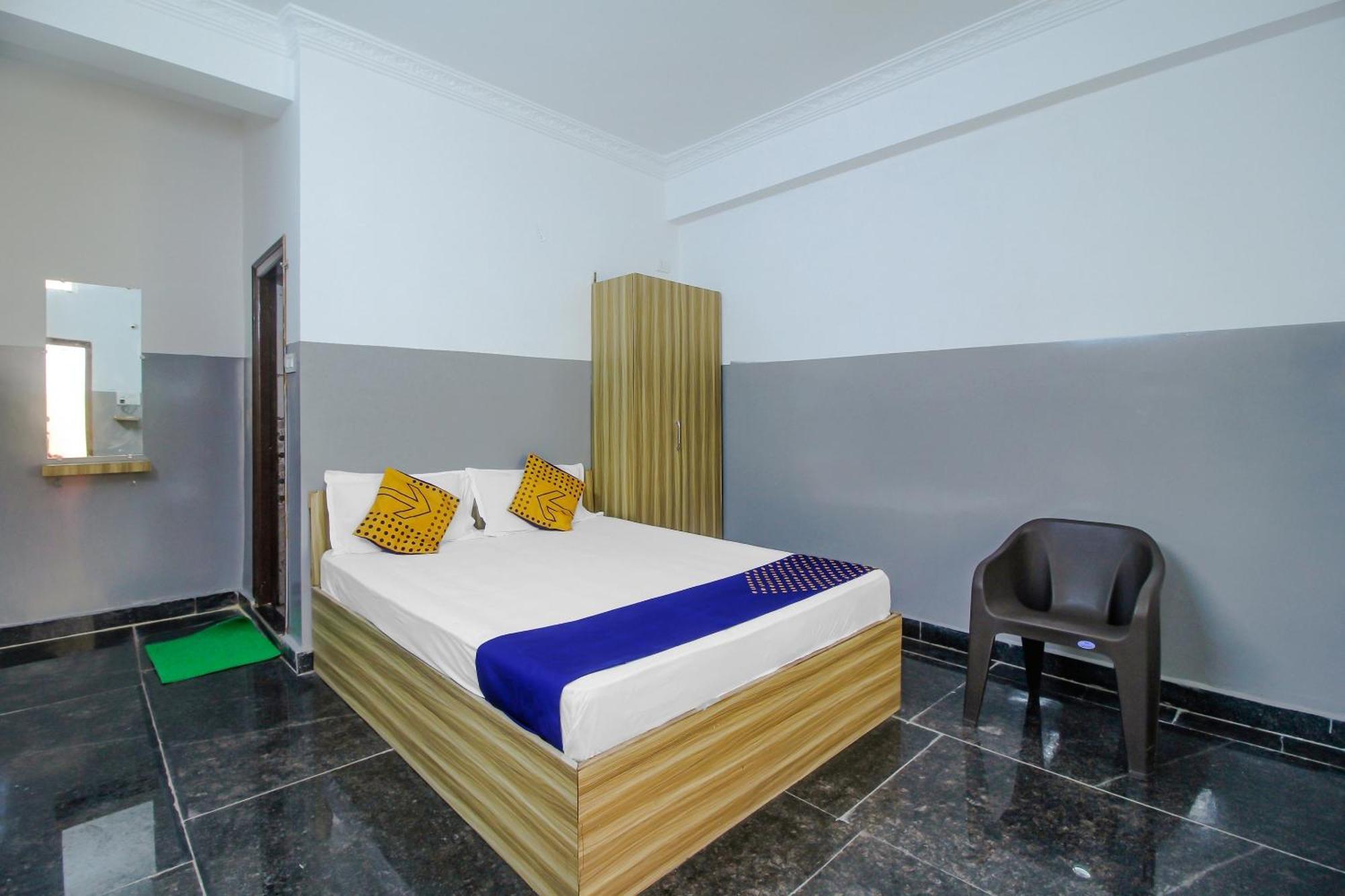 Spot On 81775 Mohit Gokul Lodge New Luxury Room'S Near Secunderabad Railway Station Lālāguda エクステリア 写真