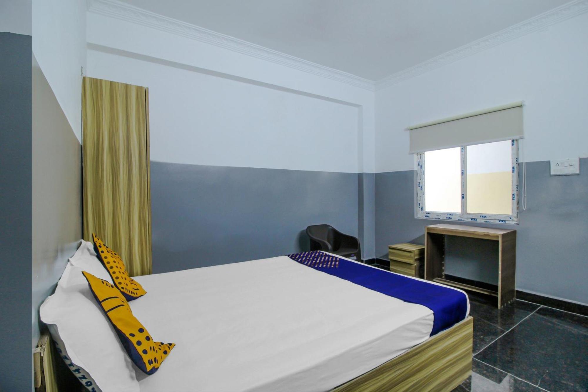 Spot On 81775 Mohit Gokul Lodge New Luxury Room'S Near Secunderabad Railway Station Lālāguda エクステリア 写真